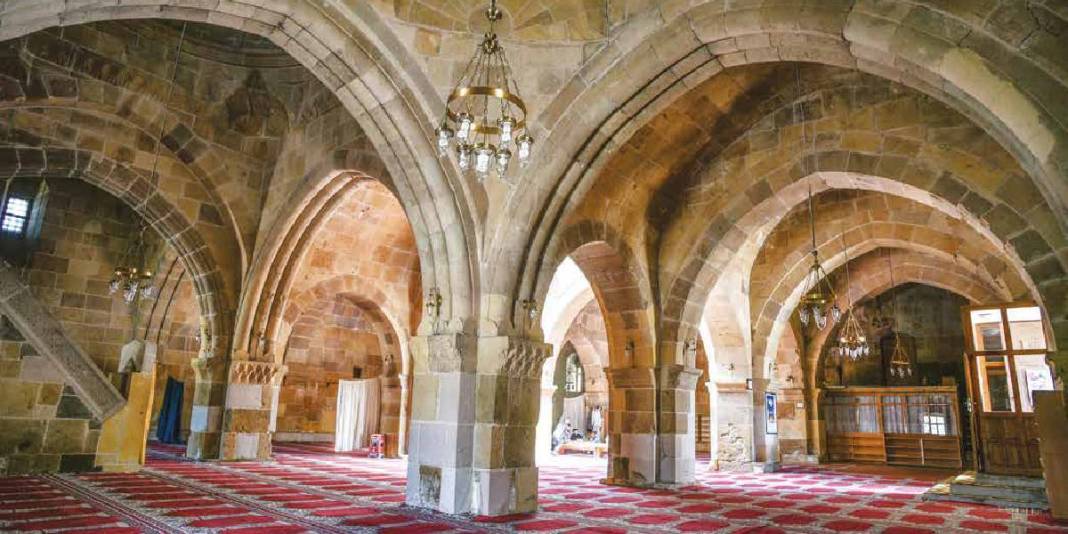 800 yıllık Selçuklu mimarisi: İmkansız aşkın izleri turistleri hayran bırakıyor 4